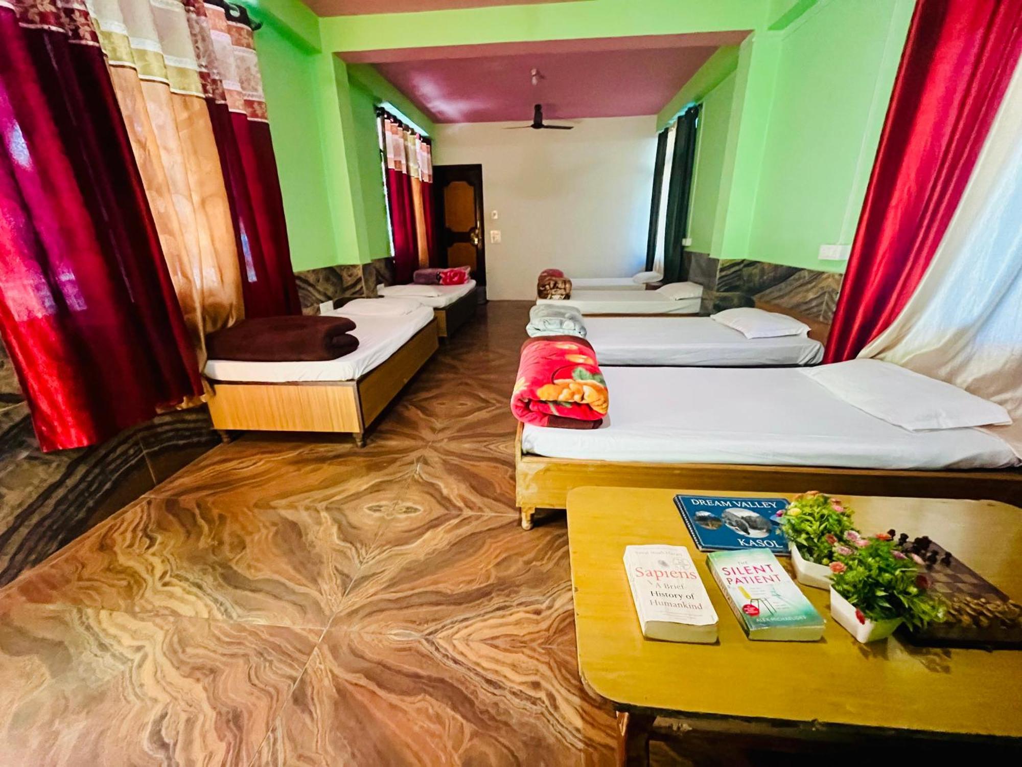 Russian Unit Kasol By Valley Extérieur photo