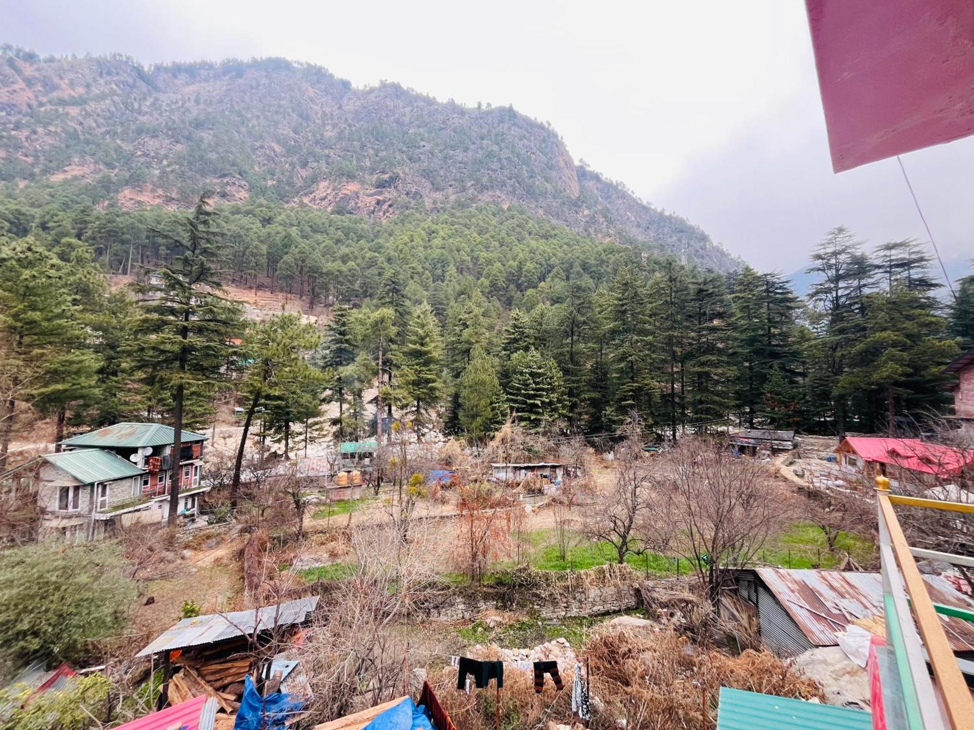 Russian Unit Kasol By Valley Extérieur photo