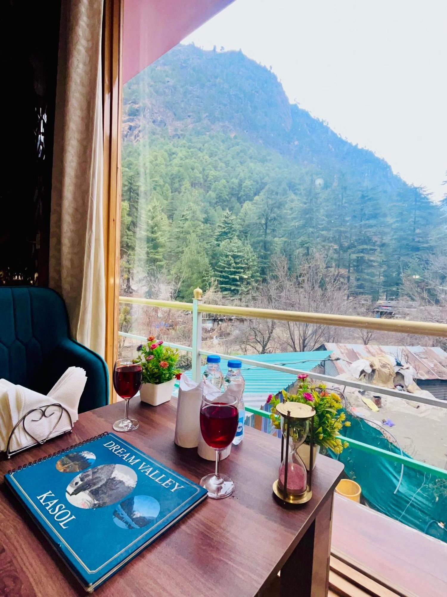 Russian Unit Kasol By Valley Extérieur photo